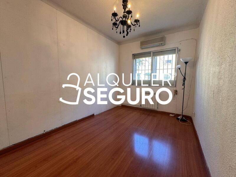 Inmueble en Calle Busaco, MADRID