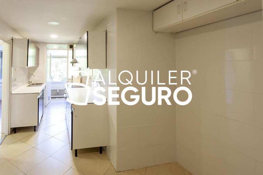 Inmueble en Calle de Menendez Pidal, MADRID