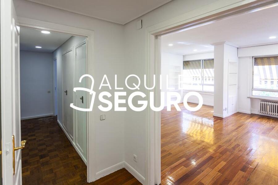 Inmueble en Calle de Menendez Pidal, MADRID