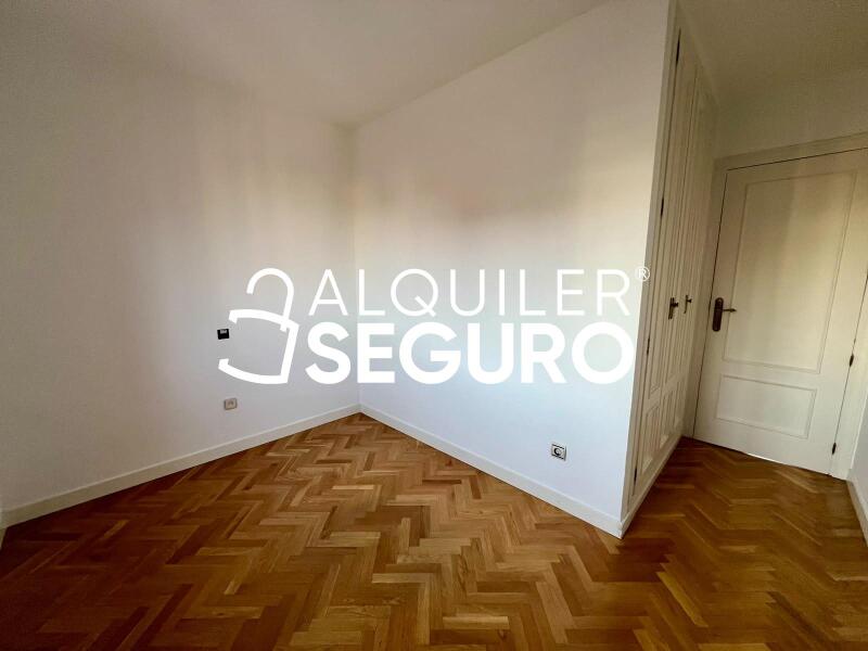 Inmueble en Calle del Valle de Bergantiños, MADRID