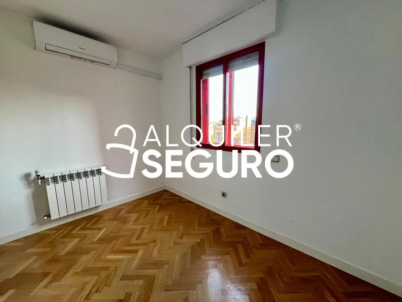 Inmueble en Calle del Valle de Bergantiños, MADRID