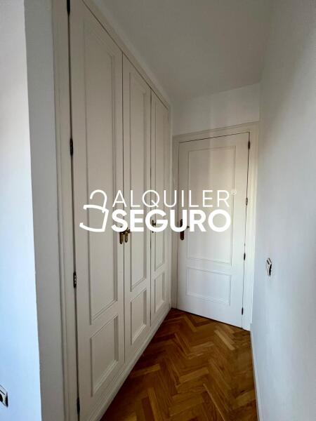 Inmueble en Calle del Valle de Bergantiños, MADRID