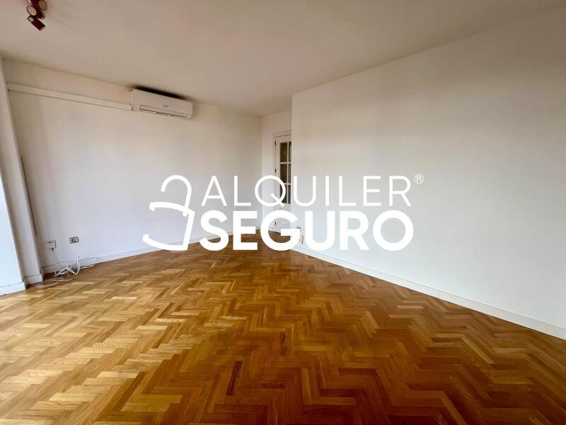 Inmueble en Calle del Valle de Bergantiños, MADRID