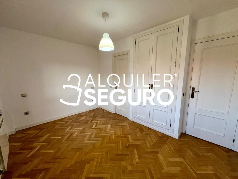 Inmueble en Calle del Valle de Bergantiños, MADRID