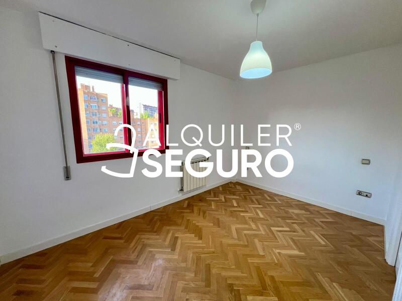 Inmueble en Calle del Valle de Bergantiños, MADRID