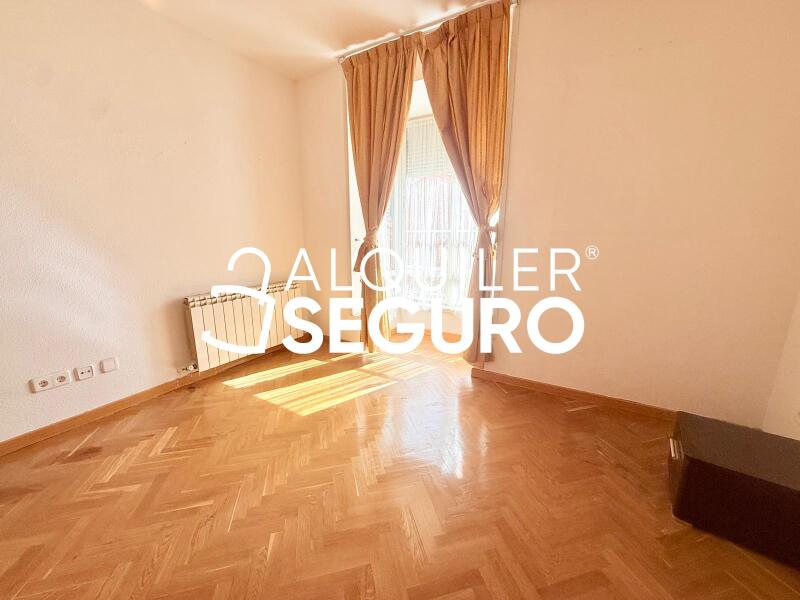 Inmueble en Calle de Bellver, MADRID