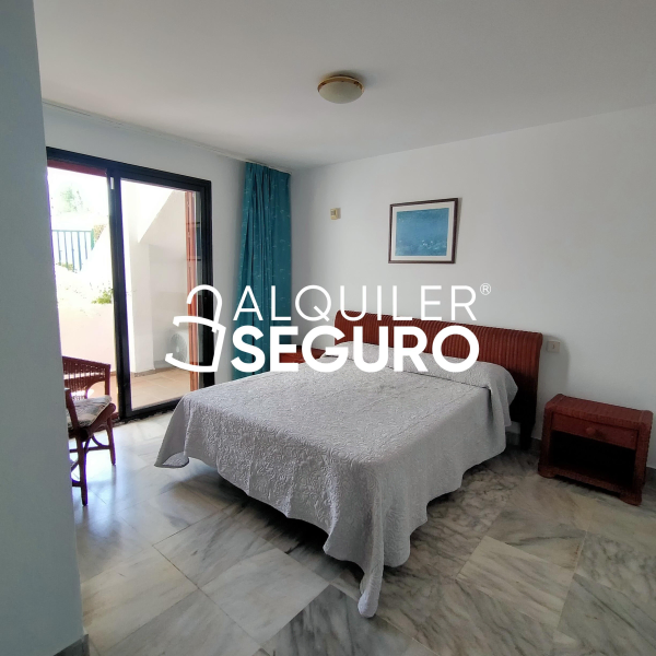 Piso en Calle Albayalde, ESTEPONA MÁLAGA