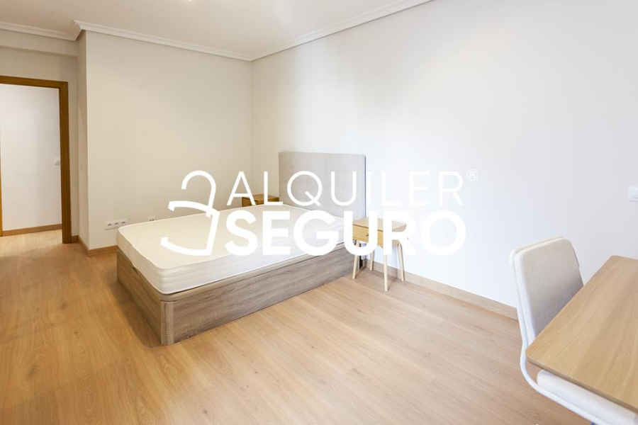 Inmueble en Calle de María de Guzmán , MADRID