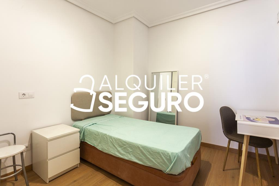 Inmueble en Calle de María de Guzmán , MADRID