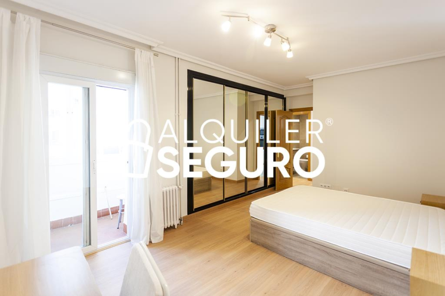 Inmueble en Calle de María de Guzmán , MADRID
