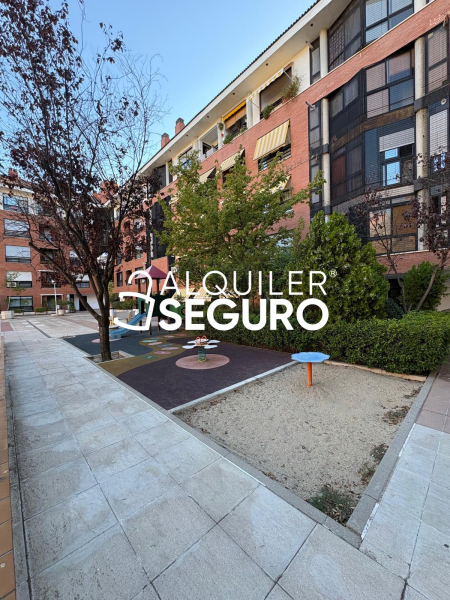 Inmueble en Calle la Cenicienta , MADRID
