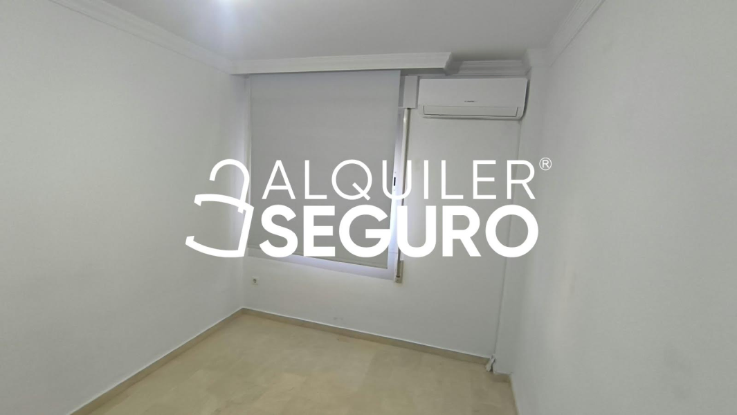 Inmueble en Calle Santa Bárbara, SEVILLA