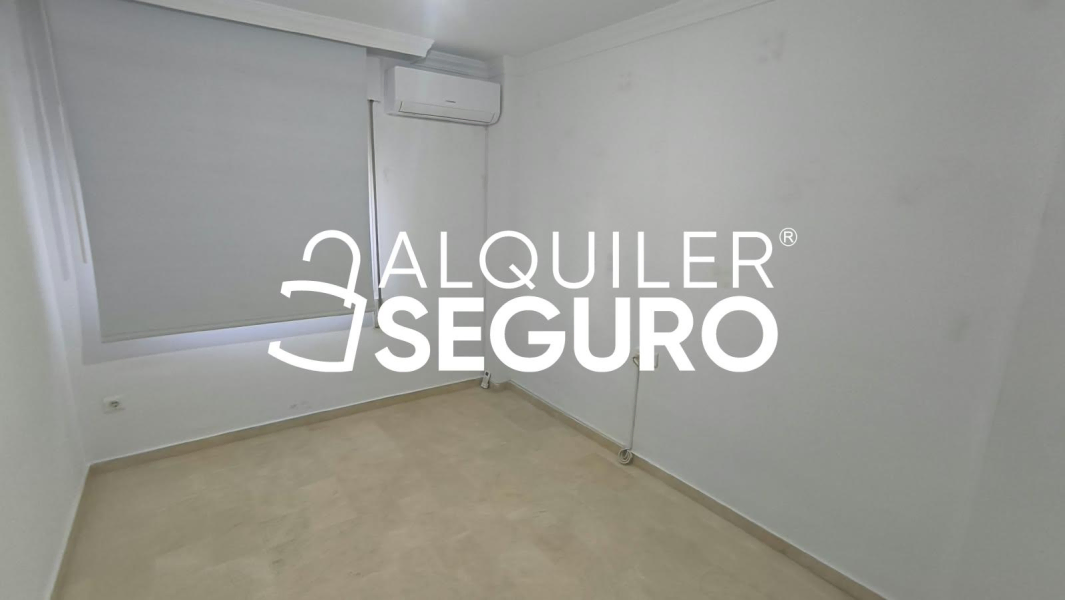 Inmueble en Calle Santa Bárbara, SEVILLA