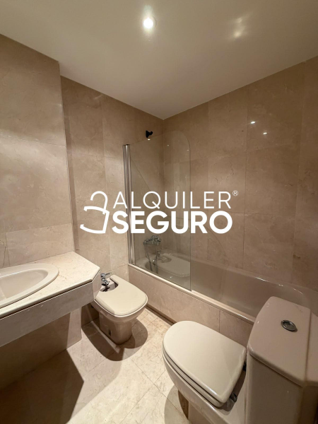 Inmueble en Calle de Sangarcía, MADRID