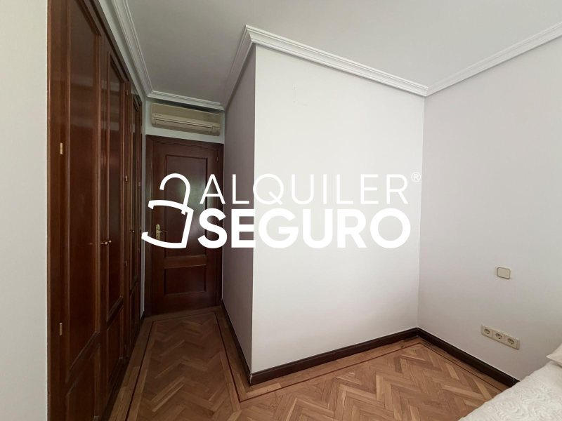 Inmueble en Calle de Sangarcía, MADRID