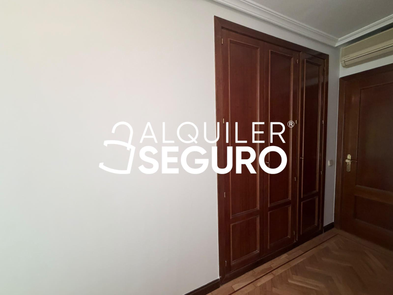 Inmueble en Calle de Sangarcía, MADRID