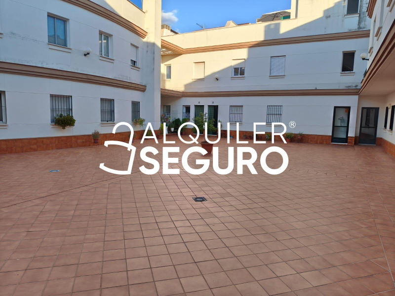 Inmueble en Calle Amancio Renes, SEVILLA
