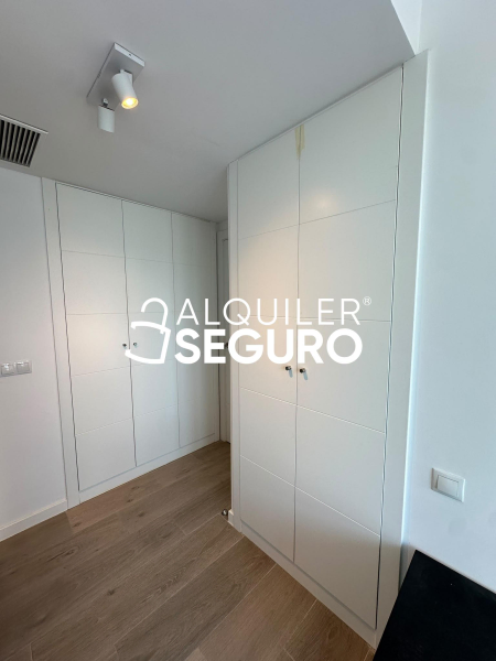 Inmueble en Avenida Miguel Delibes, MADRID