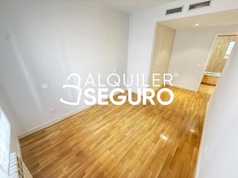 Inmueble en Calle Cruz del Sur, MADRID