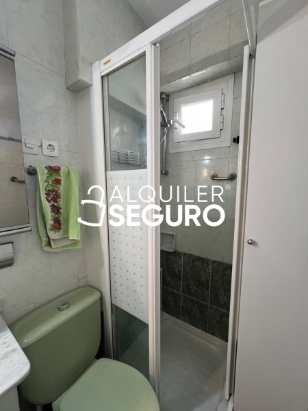 Inmueble en Calle de la Isla de Arosa, MADRID