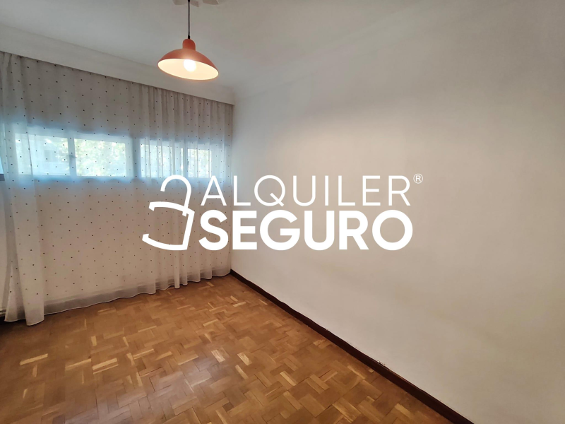 Inmueble en Calle de Badalona, MADRID