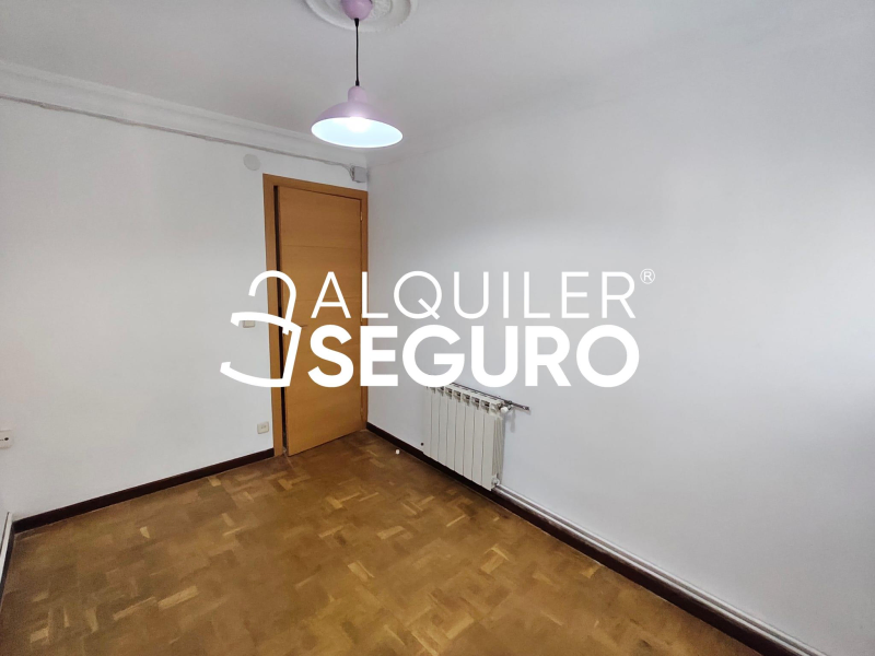 Inmueble en Calle de Badalona, MADRID