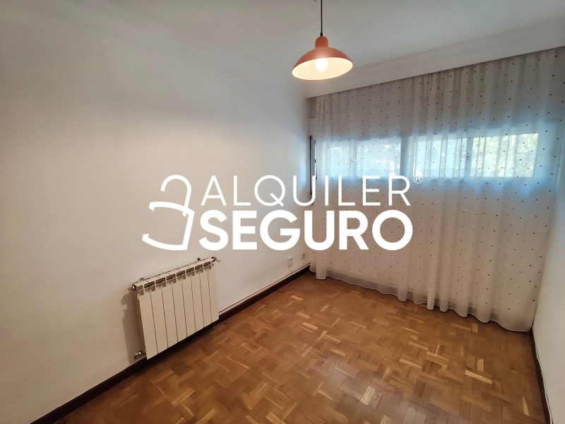 Inmueble en Calle de Badalona, MADRID