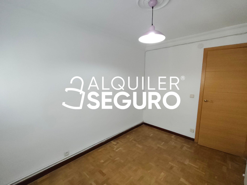 Inmueble en Calle de Badalona, MADRID