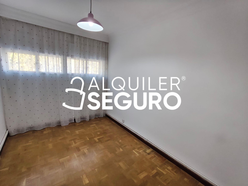 Inmueble en Calle de Badalona, MADRID