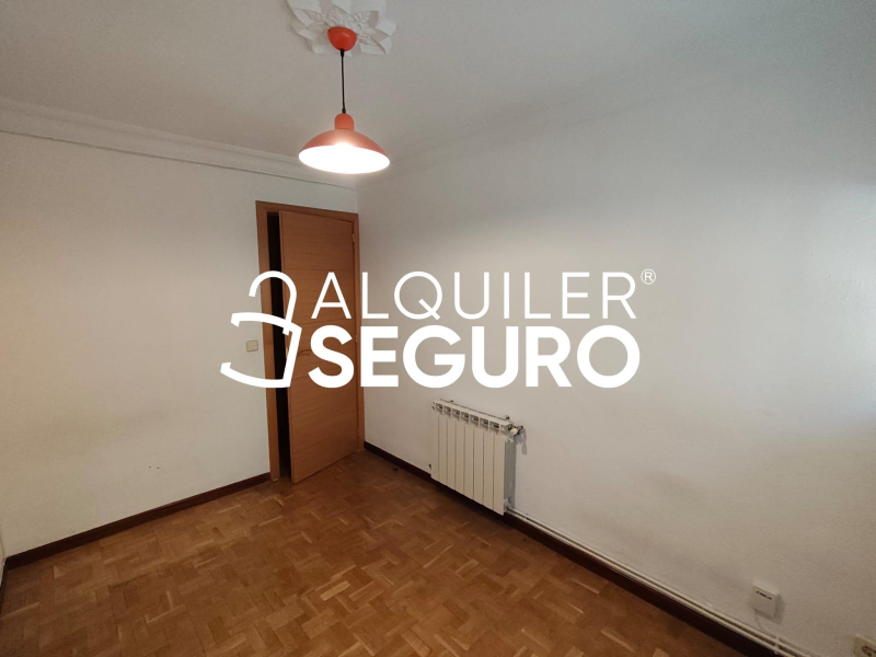 Inmueble en Calle de Badalona, MADRID