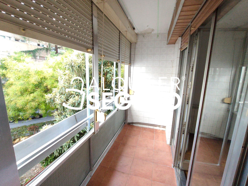 Inmueble en Calle de Badalona, MADRID