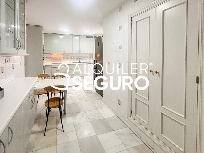 Inmueble en Calle de Guzmán el Bueno, MADRID