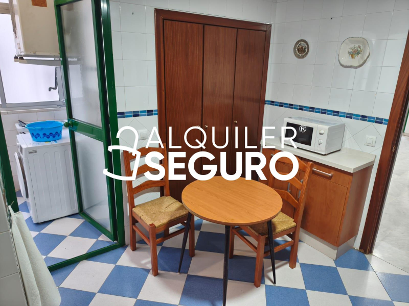 Inmueble en Avenida Alcalde Luis Uruñuela, SEVILLA