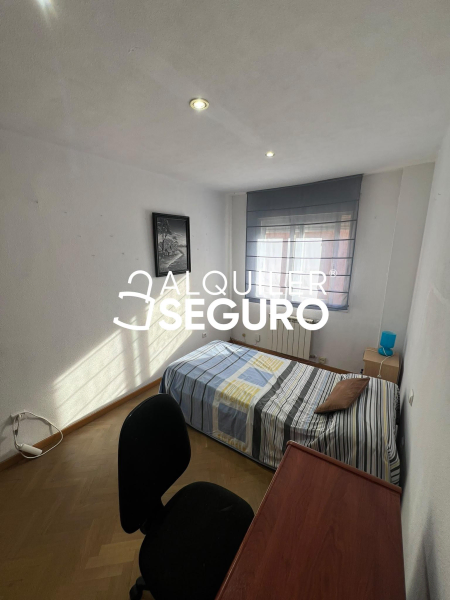 Inmueble en Calle Apostol Santiago, MADRID