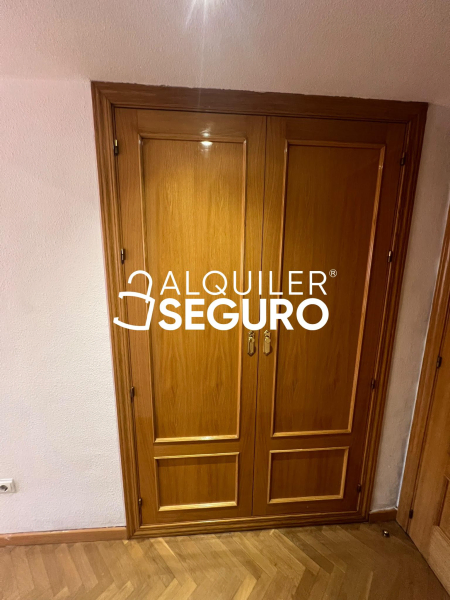 Inmueble en Calle Apostol Santiago, MADRID