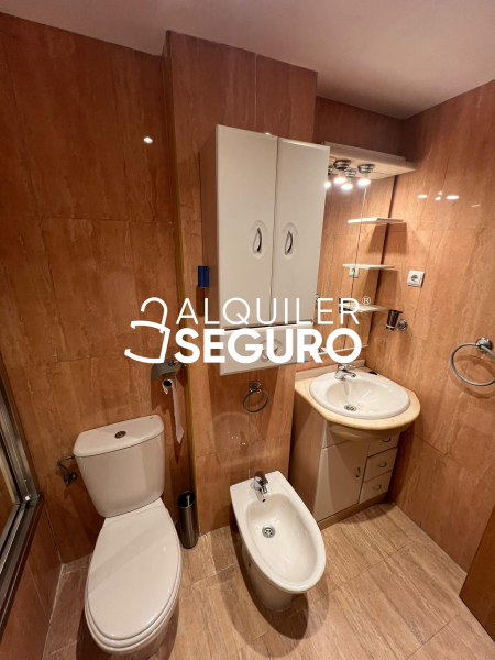 Inmueble en Calle Apostol Santiago, MADRID