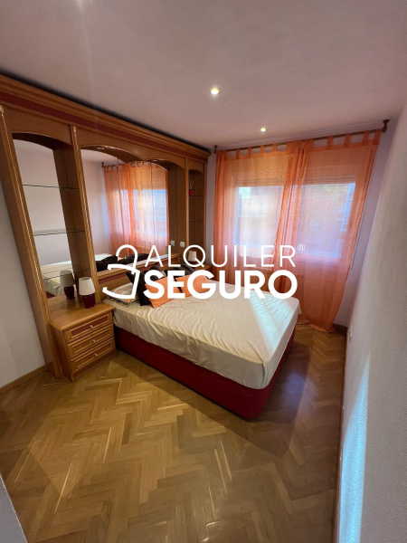 Inmueble en Calle Apostol Santiago, MADRID
