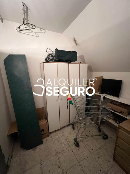 Inmueble en Calle Apostol Santiago, MADRID