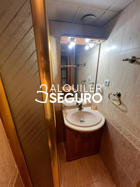Inmueble en Calle Apostol Santiago, MADRID