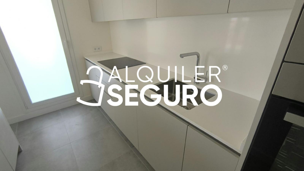 Inmueble en Avenida Manuel  Clavero Arévalo, SEVILLA