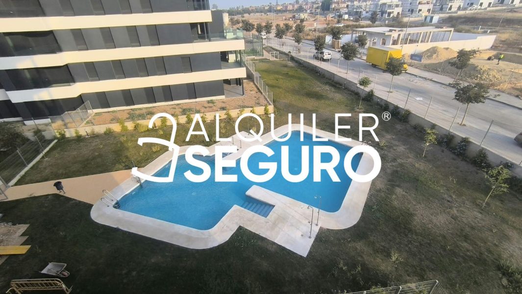 Inmueble en Avenida Manuel  Clavero Arévalo, SEVILLA