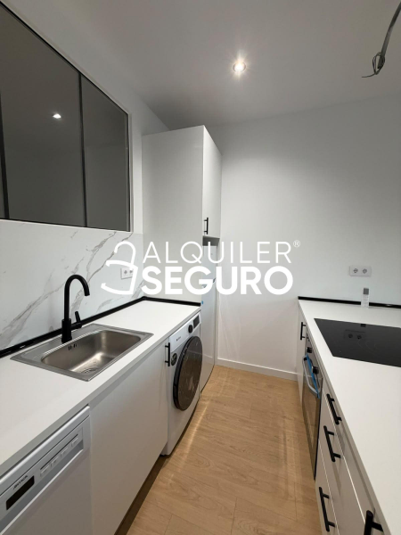 Inmueble en Avenida de Tenerife, MADRID