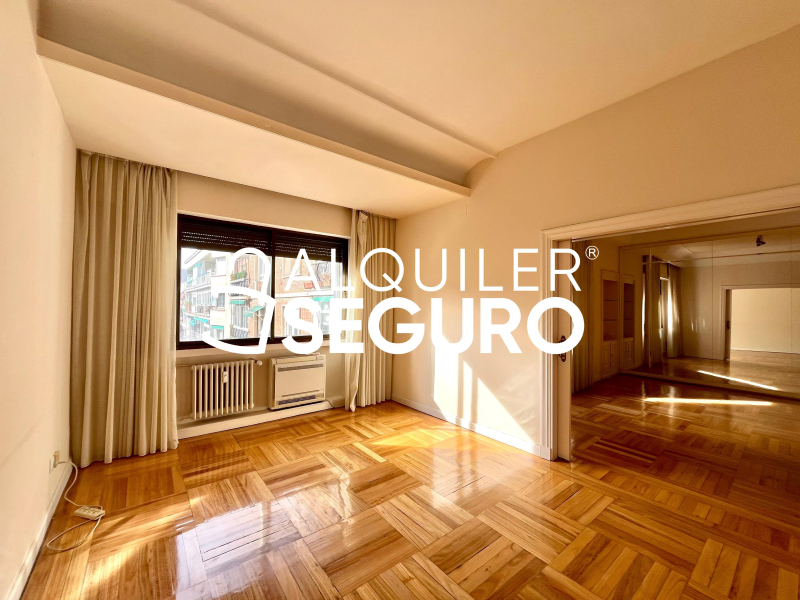 Inmueble en Avenida del General Perón, MADRID