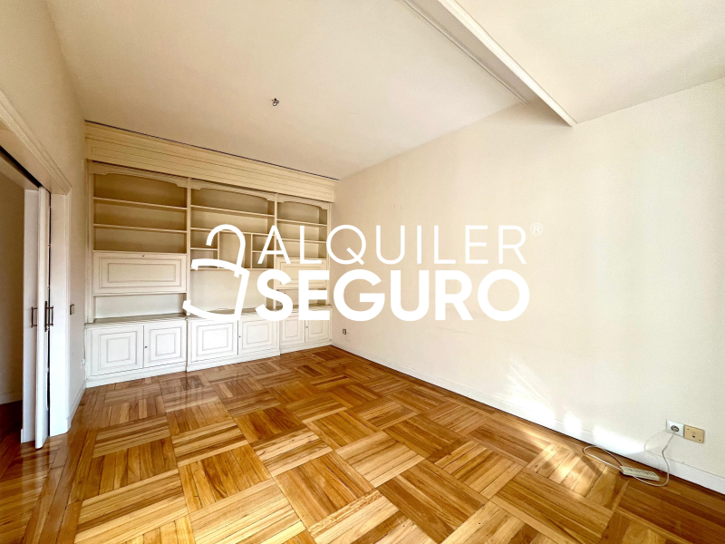 Inmueble en Avenida del General Perón, MADRID