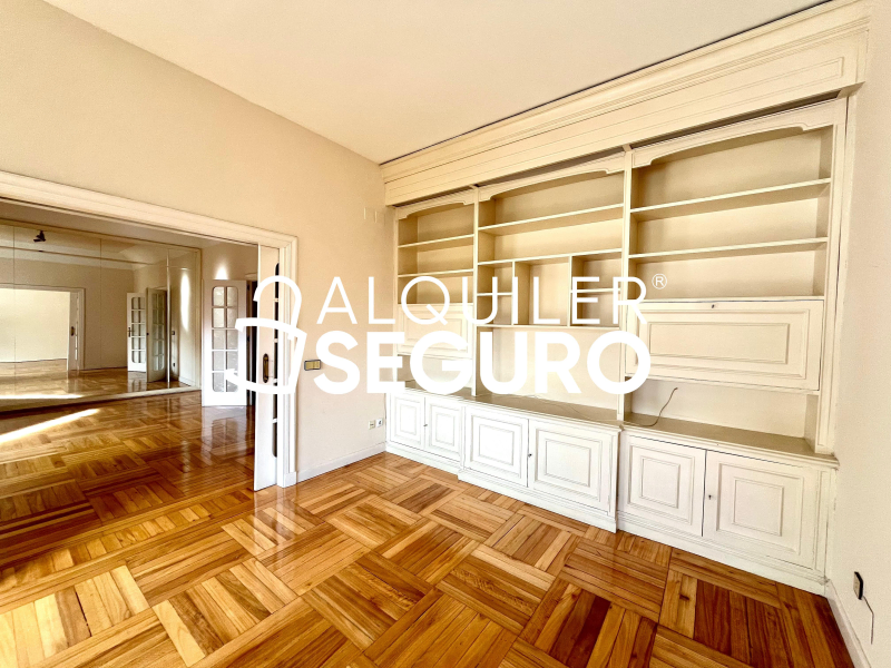 Inmueble en Avenida del General Perón, MADRID