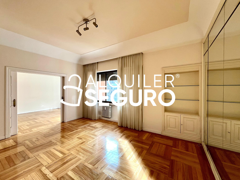 Inmueble en Avenida del General Perón, MADRID