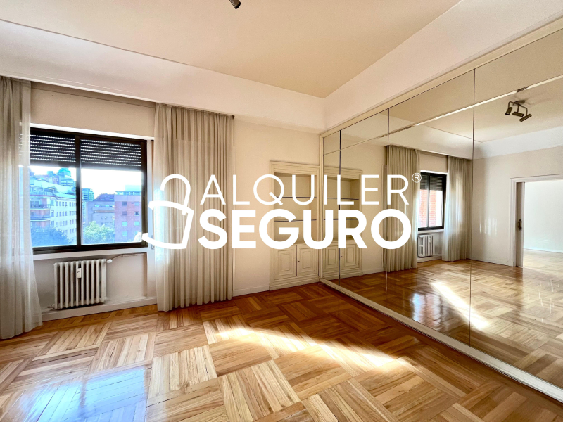 Inmueble en Avenida del General Perón, MADRID