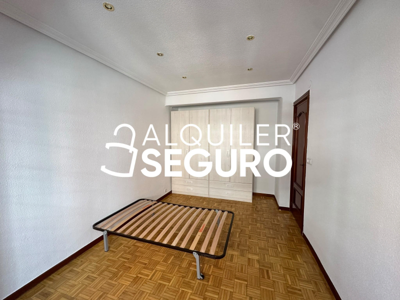 Inmueble en Calle Velilla , MADRID