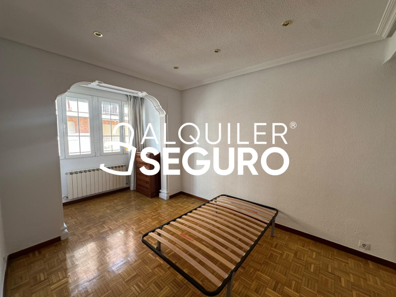 Inmueble en Calle Velilla , MADRID