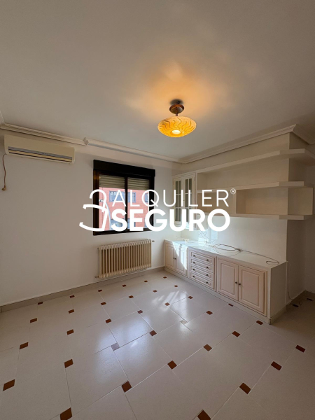 Inmueble en Calle Enrique Velasco, MADRID